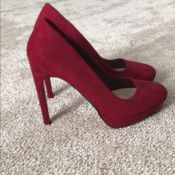 New red heels - Picture 1 of 4